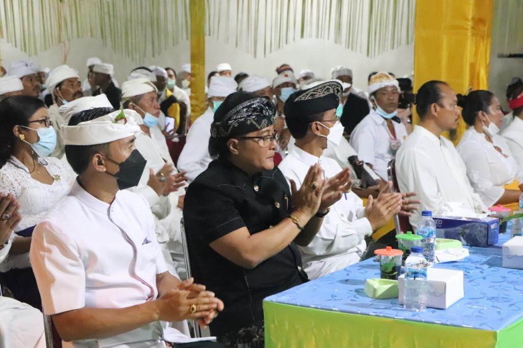 Bupati Giri Prasta Hadiri Karya Rsi Yadnya Apodgala Dwijati Griya Agung Bongkasa Abiansemal